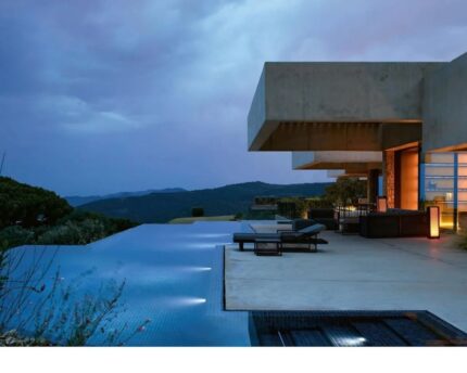 Knyga_THE ESSENCE OF CONTEMPORARY MEDITERRANEAN LIVING: RAMON ESTEVE__dizaino_studija_follow11.lt-Jovita Bingelytė