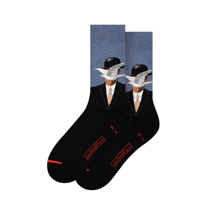 Kojinės René Magritte – The Man with the Bowler Hat meninės kojinės : dizaino studija follow11.lt – Jovita Bingelytė