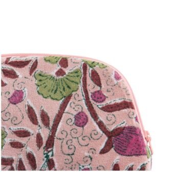 Moteriška kosmetinė NOREA PINK – pusiau apvali, stilinga ir praktiška : dizaino studija follow11.lt – Jovita Bingelytė