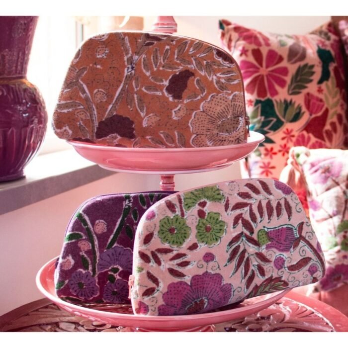 Moteriška kosmetinė NOREA PURPLE – pusiau apvali, stilinga ir praktiška : dizaino studija follow11.lt – Jovita Bingelytė