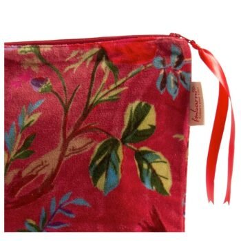 SAVELLA kosmetinė – stilinga raudona kosmetinė moterims : dizaino studija follow11.lt – Jovita Bingelytė