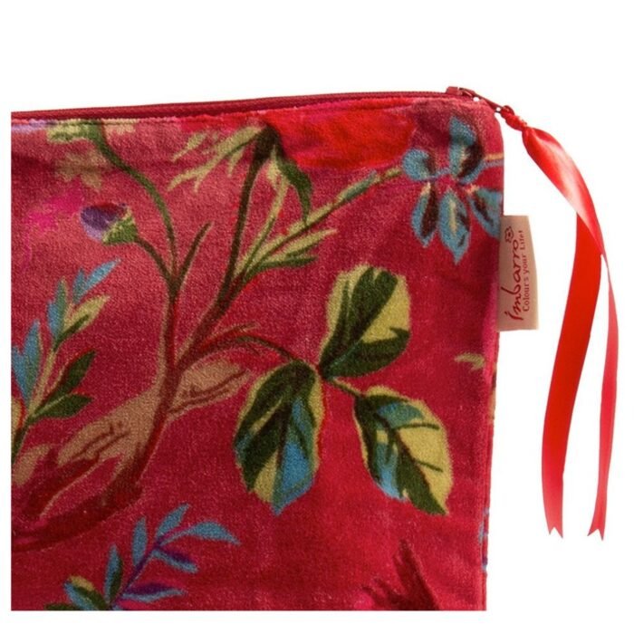 SAVELLA kosmetinė – stilinga raudona kosmetinė moterims : dizaino studija follow11.lt – Jovita Bingelytė