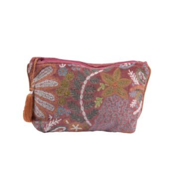 VIOLETTA – praktiška ir stilinga kosmetinė moterims : dizaino studija follow11.lt – Jovita Bingelytė