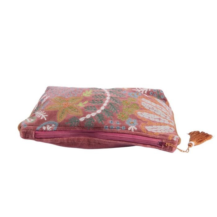 Kosmetinė moterims VIOLETTA – kompaktiška, talpi, spalvinga : dizaino studija follow11.lt – Jovita Bingelytė