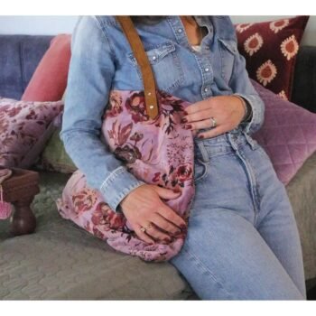 Pirkinių krepšys KAYA PURPLE – pirkinių krepšys moterims, talpus, violetinė su gėlių raštu : dizaino studija follow11.lt – Jovita Bingelytė