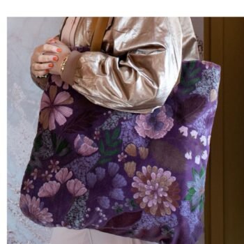 LUMA PURPLE pirkinių krepšys – patogus, moteriškas, veliūrinis krepšys, marga violetinė : dizaino studija follow11.lt – Jovita Bingelytė