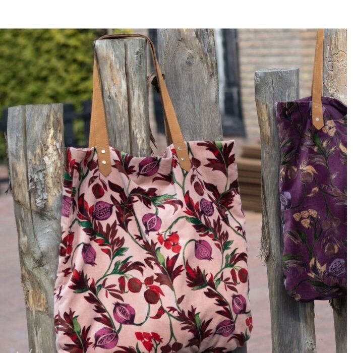 Pirkinių krepšys NOA PINK – pirkinių krepšys moterims, veliūrinis, talpus, rožinė spalva : dizaino studija follow11.lt – Jovita Bingelytė