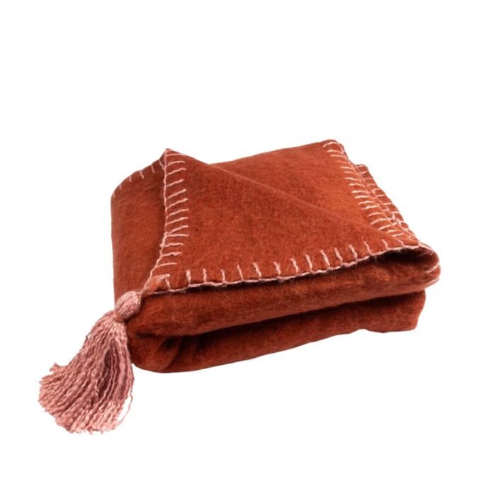 Pledas ELORA CAMEL – ruda, oranžinė, šiltas ir patogus pledas : dizaino studija follow11.lt – Jovita Bingelytė