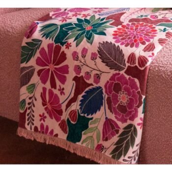 Veliūrinis pledas LUMA PINK – marga, rožinė spalvų derinio interjero akcentas : dizaino studija follow11.lt – Jovita Bingelytė