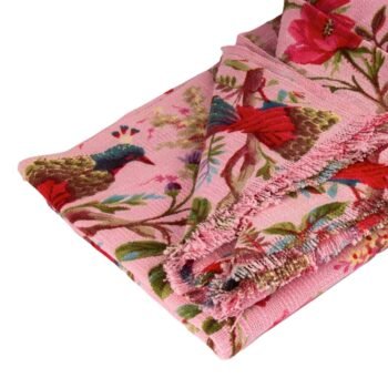 Vilnos pledas ARYA BLUSH – didelis, puikiai tinkantis ant sofos ar lovos : dizaino studija follow11.lt – Jovita Bingelytė