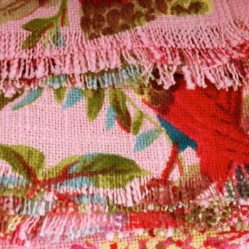 Vilnos pledas ARYA BLUSH – žalia, marga, rožinė, rankų darbo : dizaino studija follow11.lt – Jovita Bingelytė