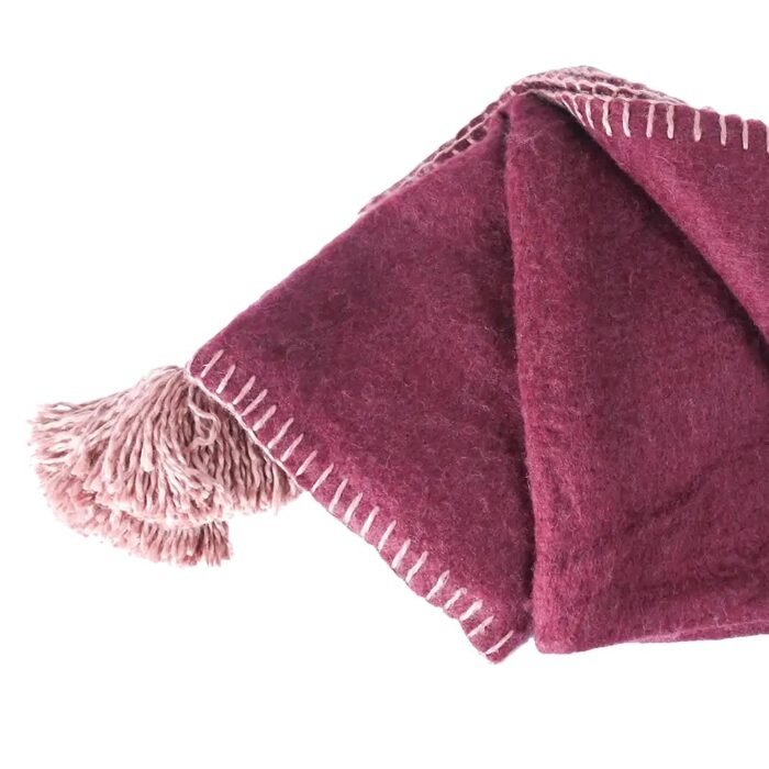 Vilnos pledas ELORA Mauve – malonus liesti ir šiltas interjero akcentas : dizaino studija follow11.lt – Jovita Bingelytė