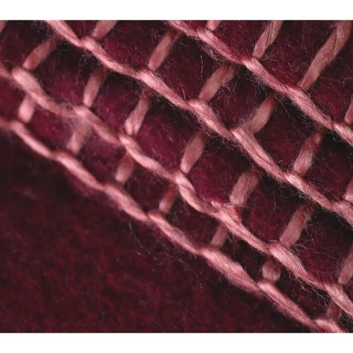 Vilnos pledas ELORA Mauve – jaukus ir stilingas, dailus apsiuvimas : dizaino studija follow11.lt – Jovita Bingelytė