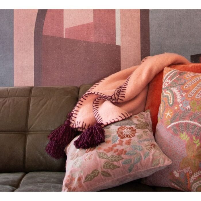 Vilnos pledas ELORA Pink – raudona, rožinė, šiltas ir patogus : dizaino studija follow11.lt – Jovita Bingelytė