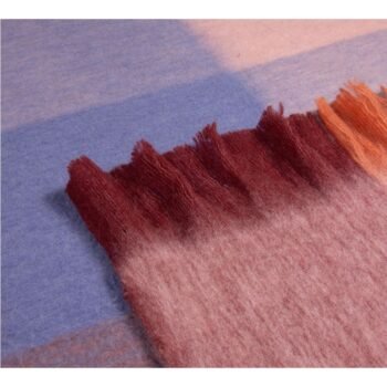 Vilnos pledas MIREA TILES – šiltas ir jaukus pledas su kutais : dizaino studija follow11.lt – Jovita Bingelytė