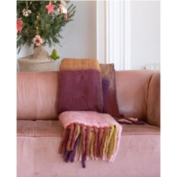 Vilnos pledas NOREA TILES – dekoruotas kutais, stilingas ir šiltas : dizaino studija follow11.lt – Jovita Bingelytė