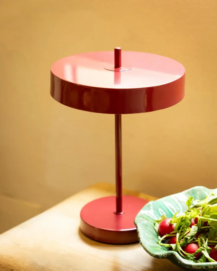 Stalinis_šviestuvas_KORE_dizaino_studija_follow11.lt-Jovita Bingelytė