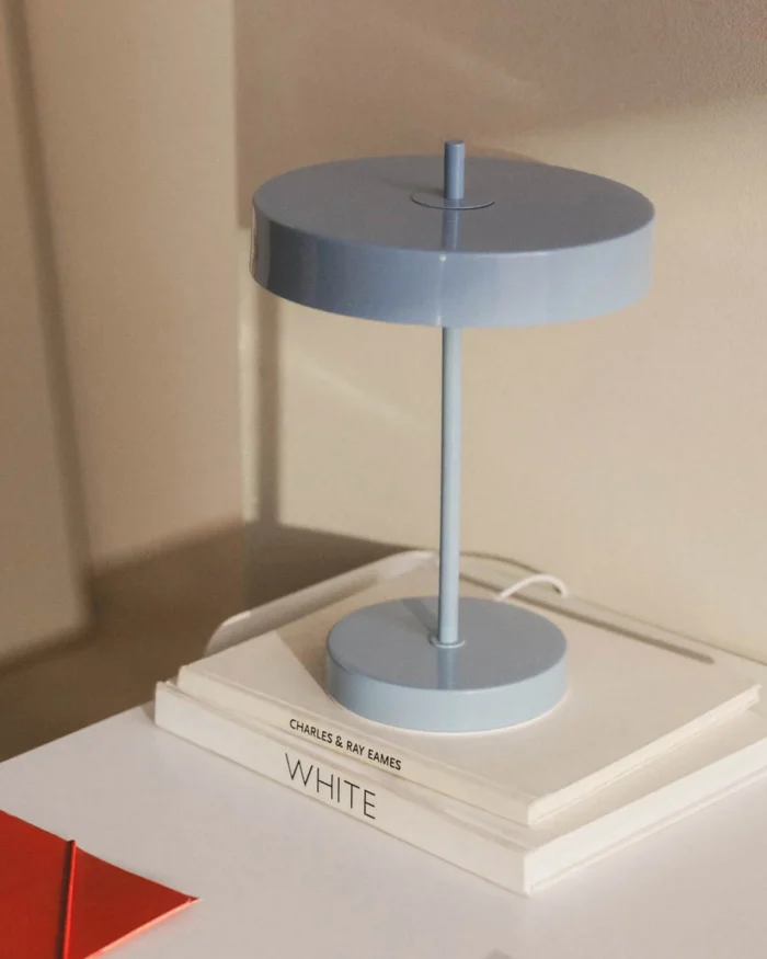 Stalinis_šviestuvas_KORE_dizaino_studija_follow11.lt-Jovita Bingelytė