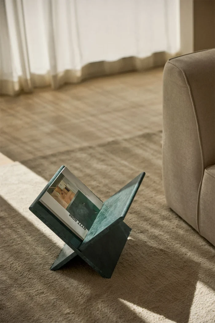 Knygu_stovas_PRESTON_dizaino_studija_follow11.lt-Jovita Bingelytė