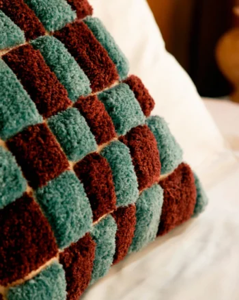 Pagalvėlė_GRUMANT_dizaino_studija_follow11.lt-Jovita Bingelytė