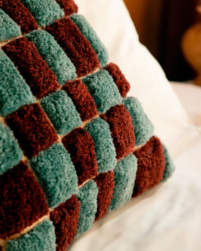 Pagalvėlė_GRUMANT_dizaino_studija_follow11.lt-Jovita Bingelytė