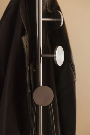 Drabužių_kabykla_HOLLAND_dizaino_studija_follow11.lt-Jovita Bingelytė