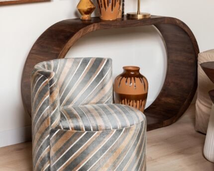 Konsolinis_staliukas_HOBURG_dizaino_studija_follow11.lt-Jovita Bingelytė