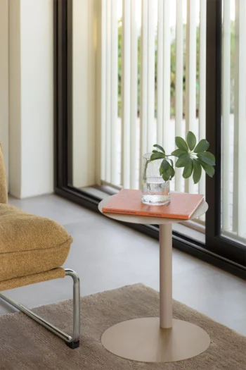 Šoninis_staliukas_URES_dizaino_studija_follow11.lt-Jovita Bingelytė