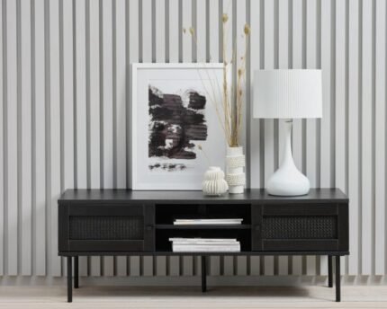 Tv_staliukas_REIGAR_dizaino_studija_follow11.lt-Jovita Bingelytė