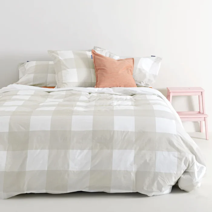 Elegantiškas smėlio ir baltos spalvų GINGHAM antklodės užvalkalas | dizaino studija follow11.lt - Jovita Bingelytė