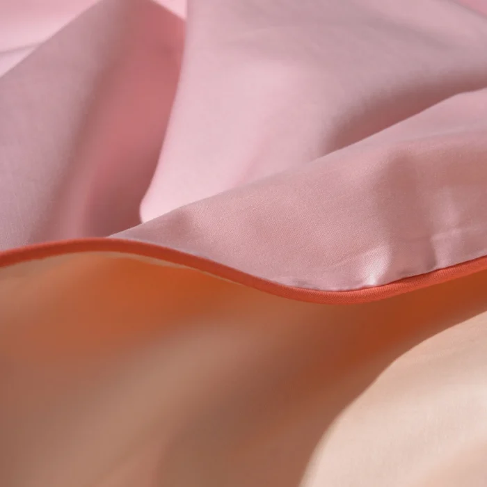 Prabangus organinės medvilnės satino patalynės komplektas LIGHT PINK AND CREAM | dizaino studija follow11.lt - Jovita Bingelytė