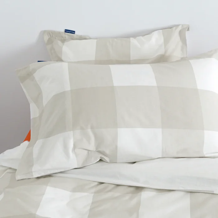 Elegantiškas smėlio ir baltos spalvų GINGHAM pagalvės užvalkalų komplektas | dizaino studija follow11.lt - Jovita Bingelytė