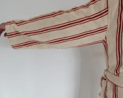 Organinės medvilnės chalatas CINAMON – idealus pasirinkimas po dušo ar vonios | dizaino studija follow11.lt - Jovita Bingelytė