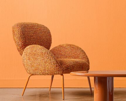 Fotelis SOLINE – retro-modernaus stiliaus baldas ryškia oranžine spalva | dizaino studija follow11.lt - Jovita Bingelytė