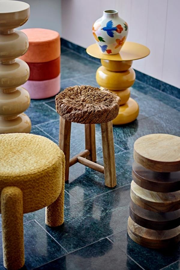 Šoninis staliukas FRANKA – elegantiškas mango medienos baldas minimalistiniam interjerui | dizaino studija follow11.lt - Jovita Bingelytė