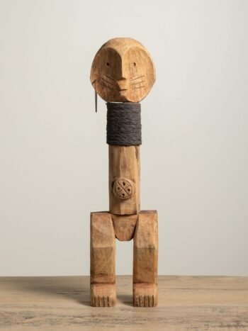 Medinė figūrėlė su žiedu, 62 cm
