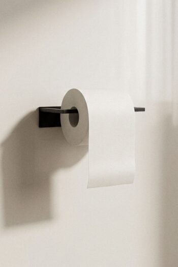 WC popieriaus laikiklis KANTERA, juodas