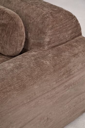 Sofa MERIDA — karamelinės rudos šenilio faktūra