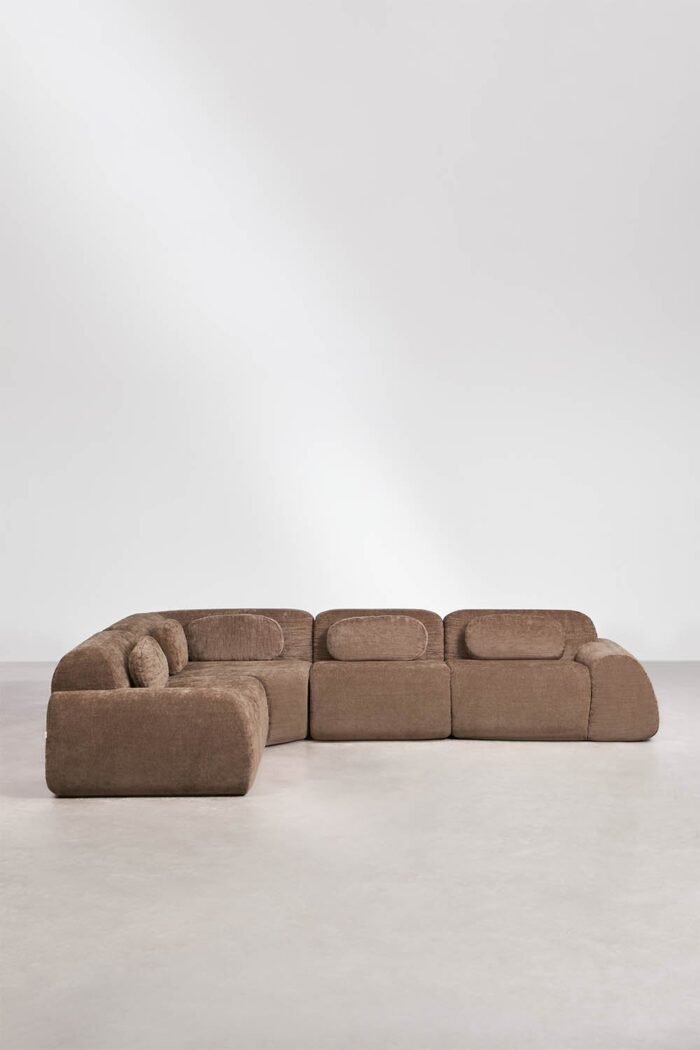 Sofa MERIDA, karamelinė ruda — vaizdas iš kampo