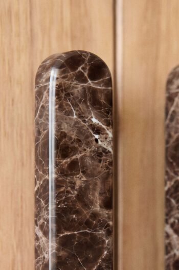 Akmeninės baldų rankenėlės MINTA, rudas Emperador marmuras
