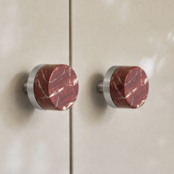 Akmeninės rankenėlės-buželiai NORELA, raudonas Cherry Gold marmuras, šlifuoto plieno pagrindas