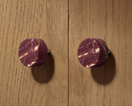 Akmeninės rankenėlės-buželiai ODRA, raudonas Cherry Gold marmuras
