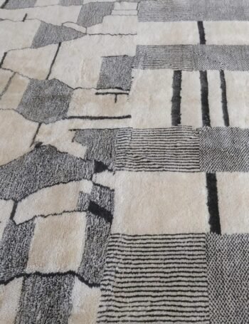 Berber rug with an elegant abstract design, pure wool