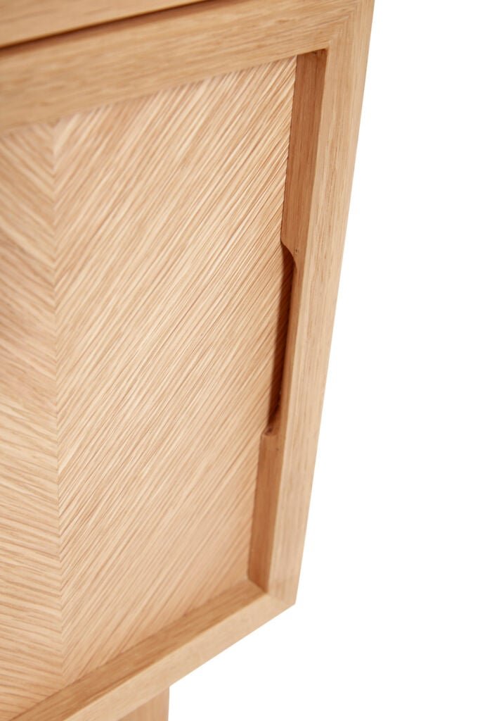 Naktinė spintelė HERRINGBONE, ąžuolo