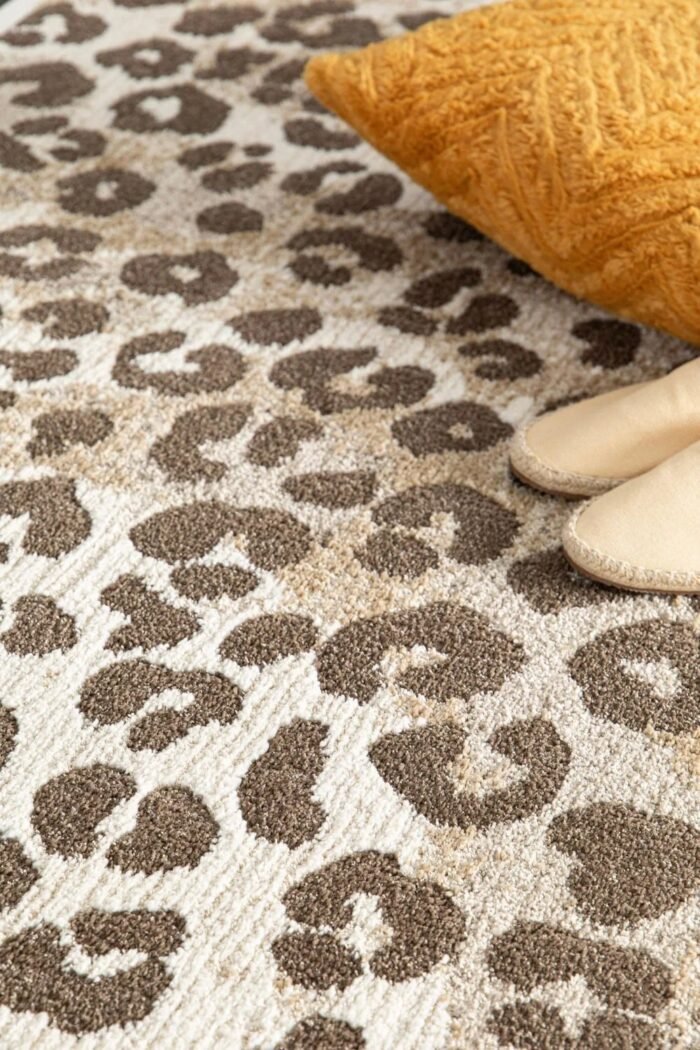 Soft rug with leopard design KAROO