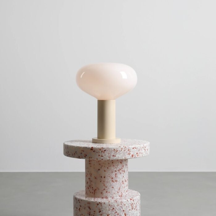 Stalinis šviestuvas FLO TABLE CREAM M — 2