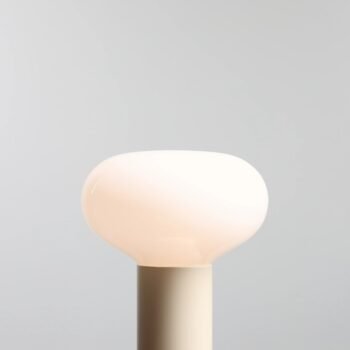 Stalinis šviestuvas FLO TABLE CREAM S — 2