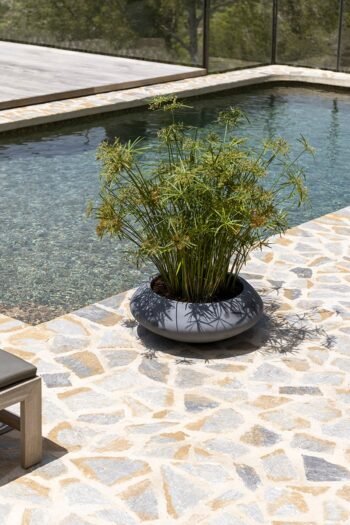 Vazonas TARA M, Ø60xH22,5 cm, tamsiai pilkas